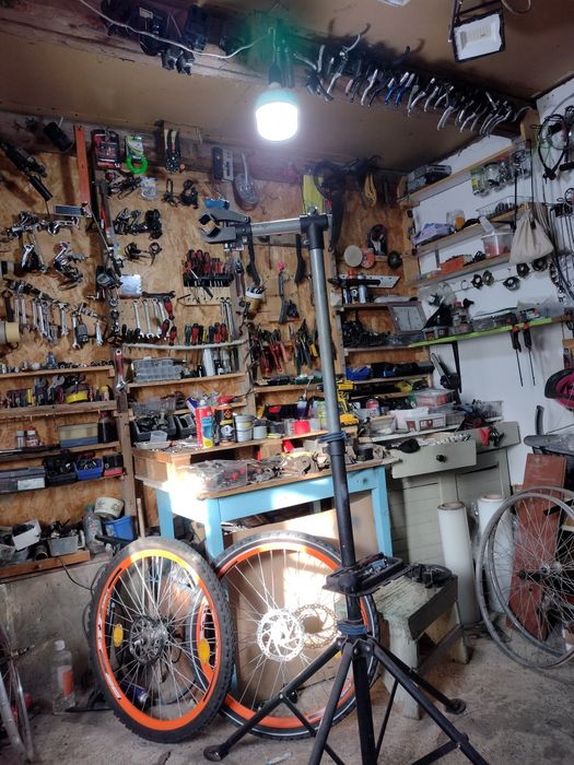 Biciclete servisate trimit