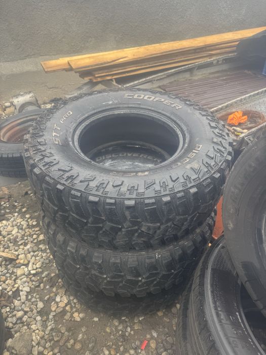 Anvelope LT285/74R16