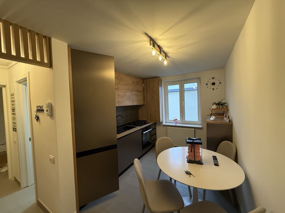 Inchiriez studio central Pitesti 100 m de primaria Pitesti