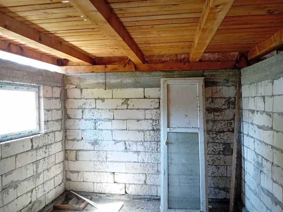 Casa noua Girov beton armat si BCA 152 mp  la rosu 1240mp P +M