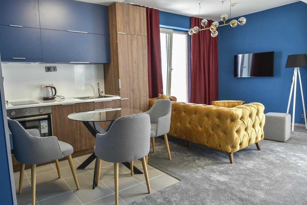 Дава се под наем Двустаен апартамент в Бургас, Лазур - 59 кв.м за 204 € - Снимка #1