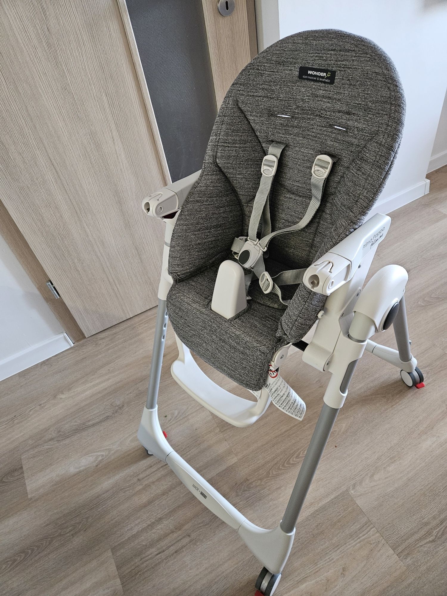 Бебешко столче за хранене Peg perego prima papa follow me.