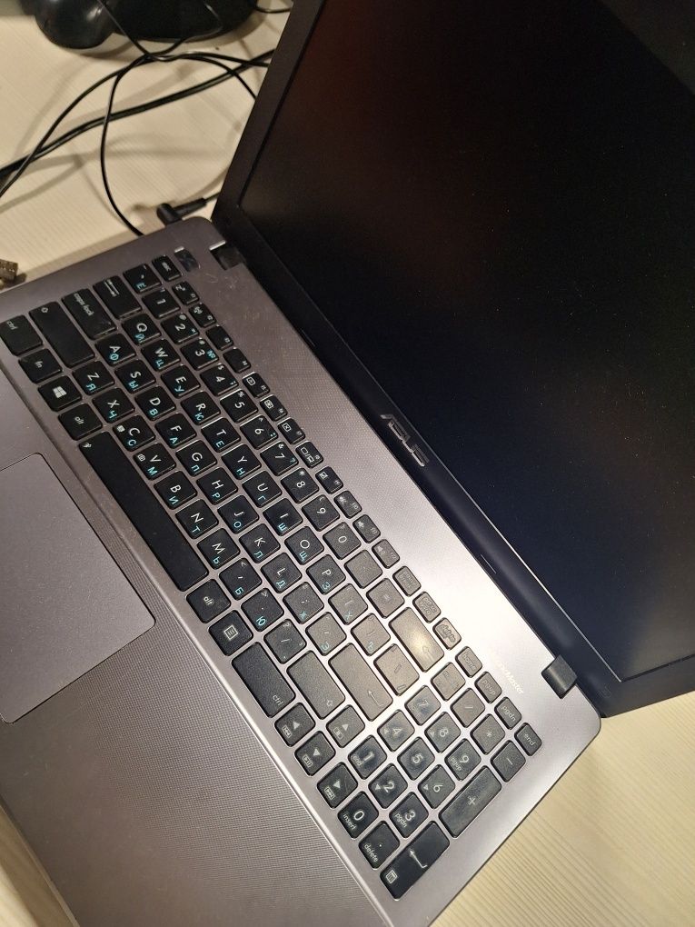 Ноутбук Asus x550