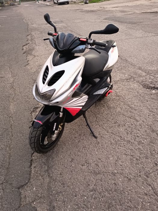 Скутер Yamaha aerox