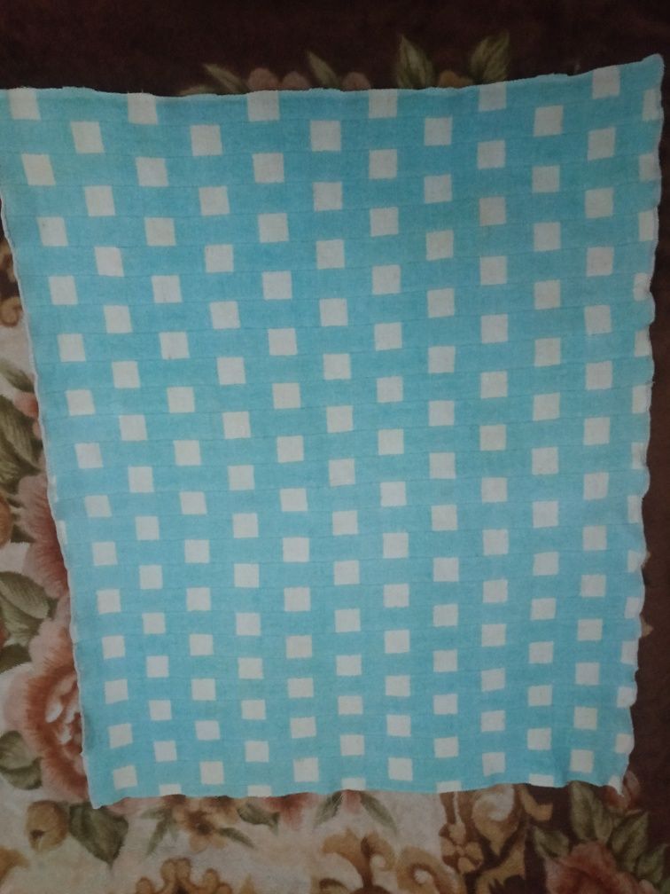 Шерстяное детское одеяло.