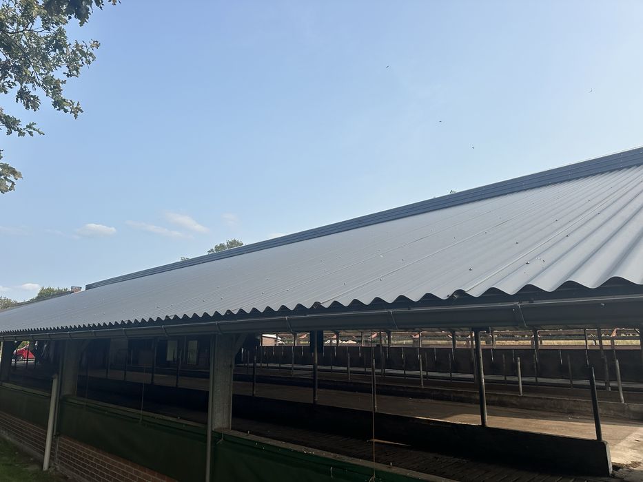 Structura metalica cu panouri sandwich