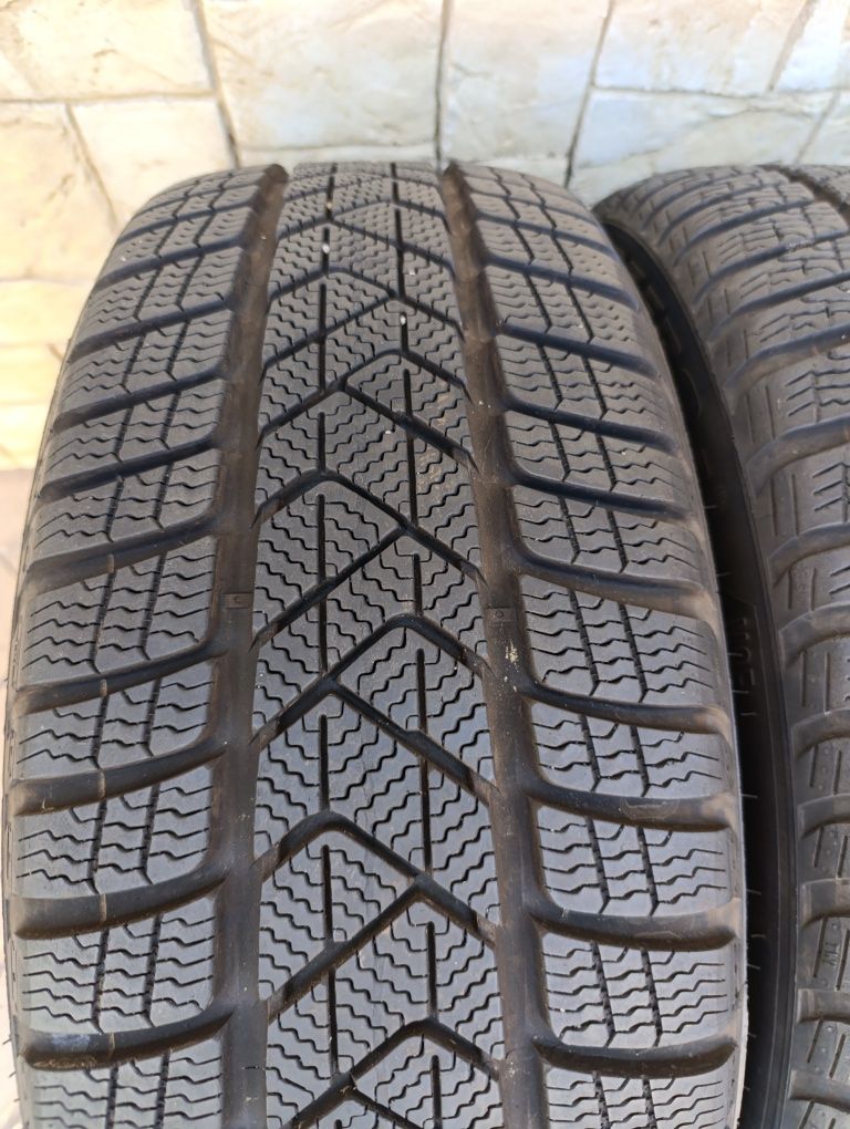 Зимни гуми Pirelli 225/45/18 Sottozero 3 Dot 2022