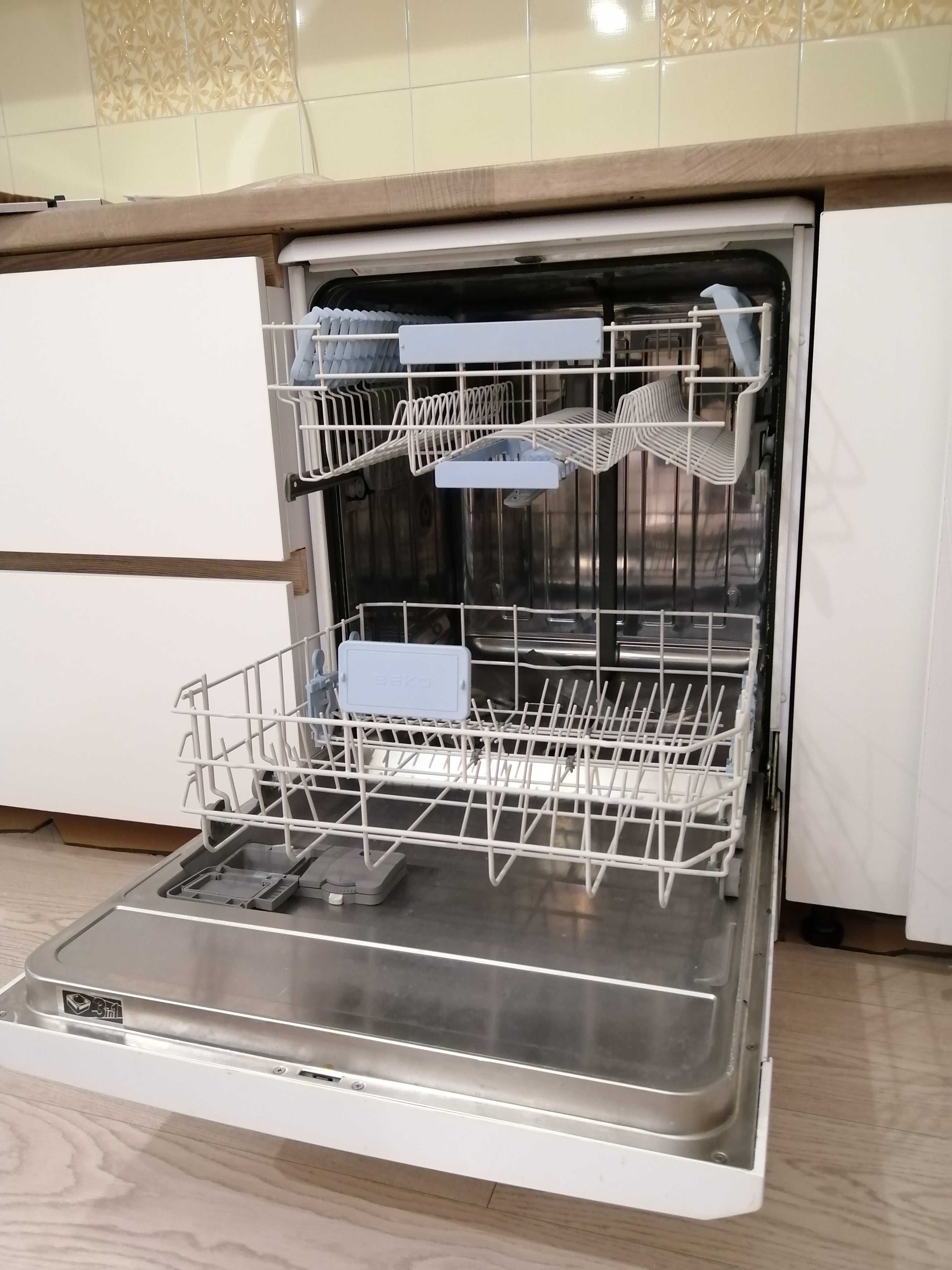 Продам посудомоечную машину Beko 30 000