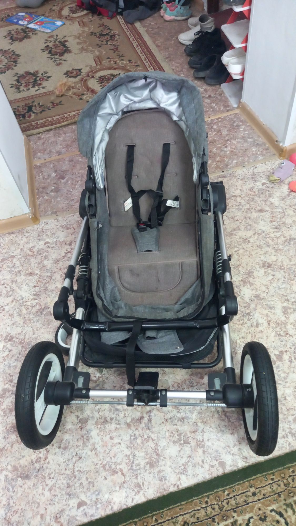 Продам детскую коляску