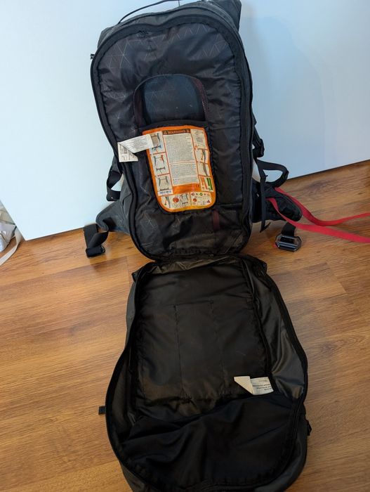 Vând rucsac cu airbag Black Diamond