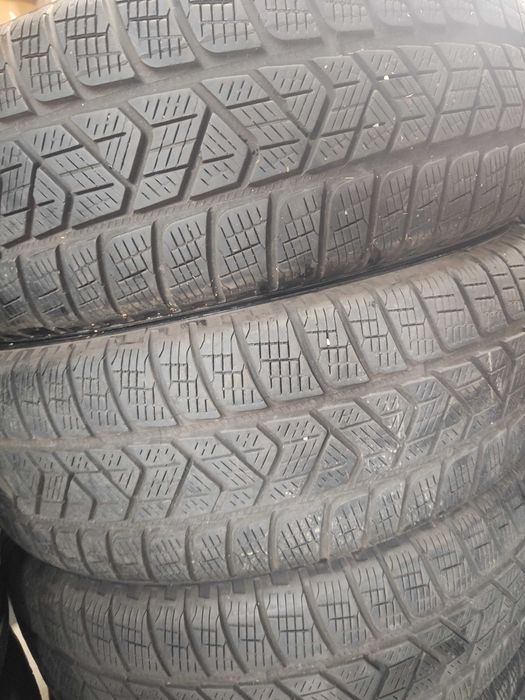 4бр. зимни гуми 215/70/16 Pirelli