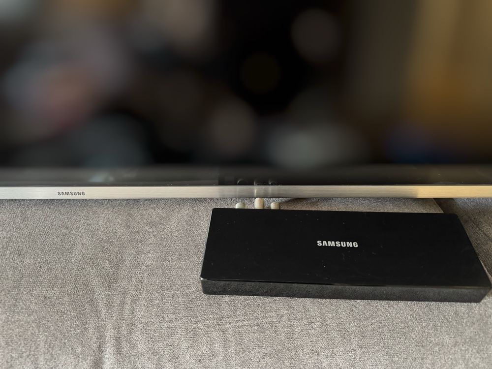 Телевизор Samsung 49”