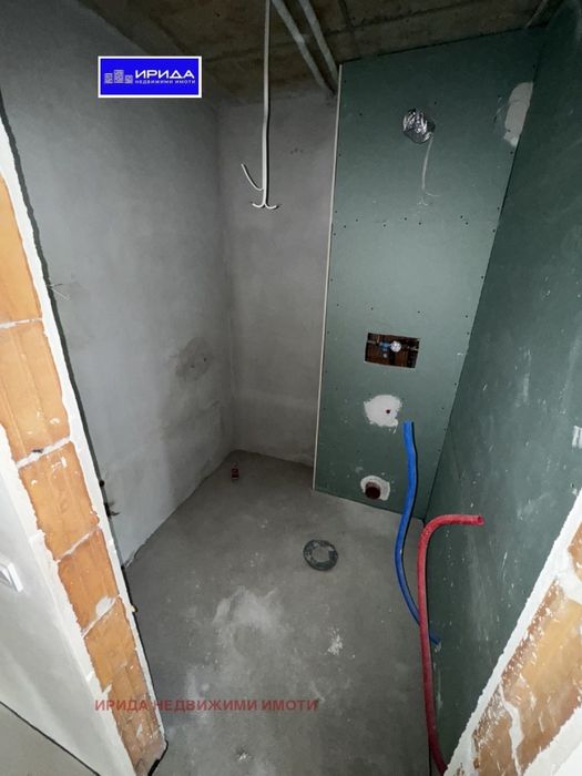 Просторен тристаен апартамент в Кръстова вада с АКТ 16 в затворен