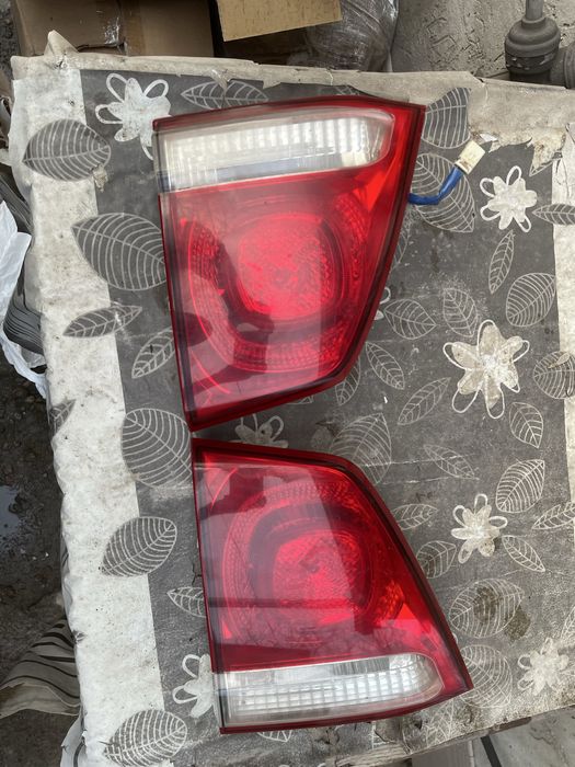 Задние фонари на Land Cruiser 200
