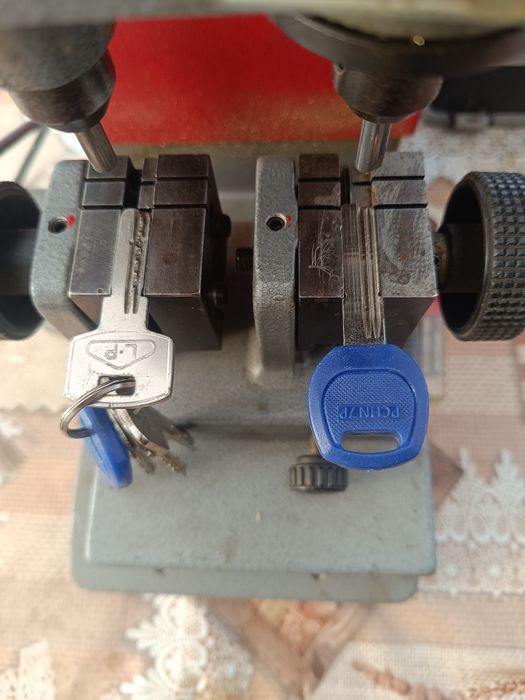 Lacăt cu 8 ckey multiplific chei