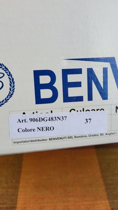 Ghete din piele cu catarame