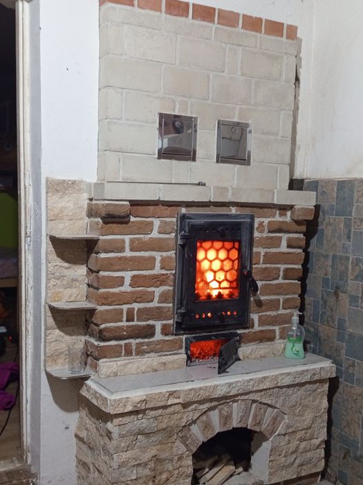 fac șemineu și sobe .