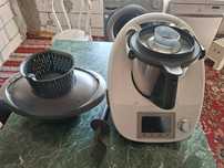 Vând Thermomix TM5