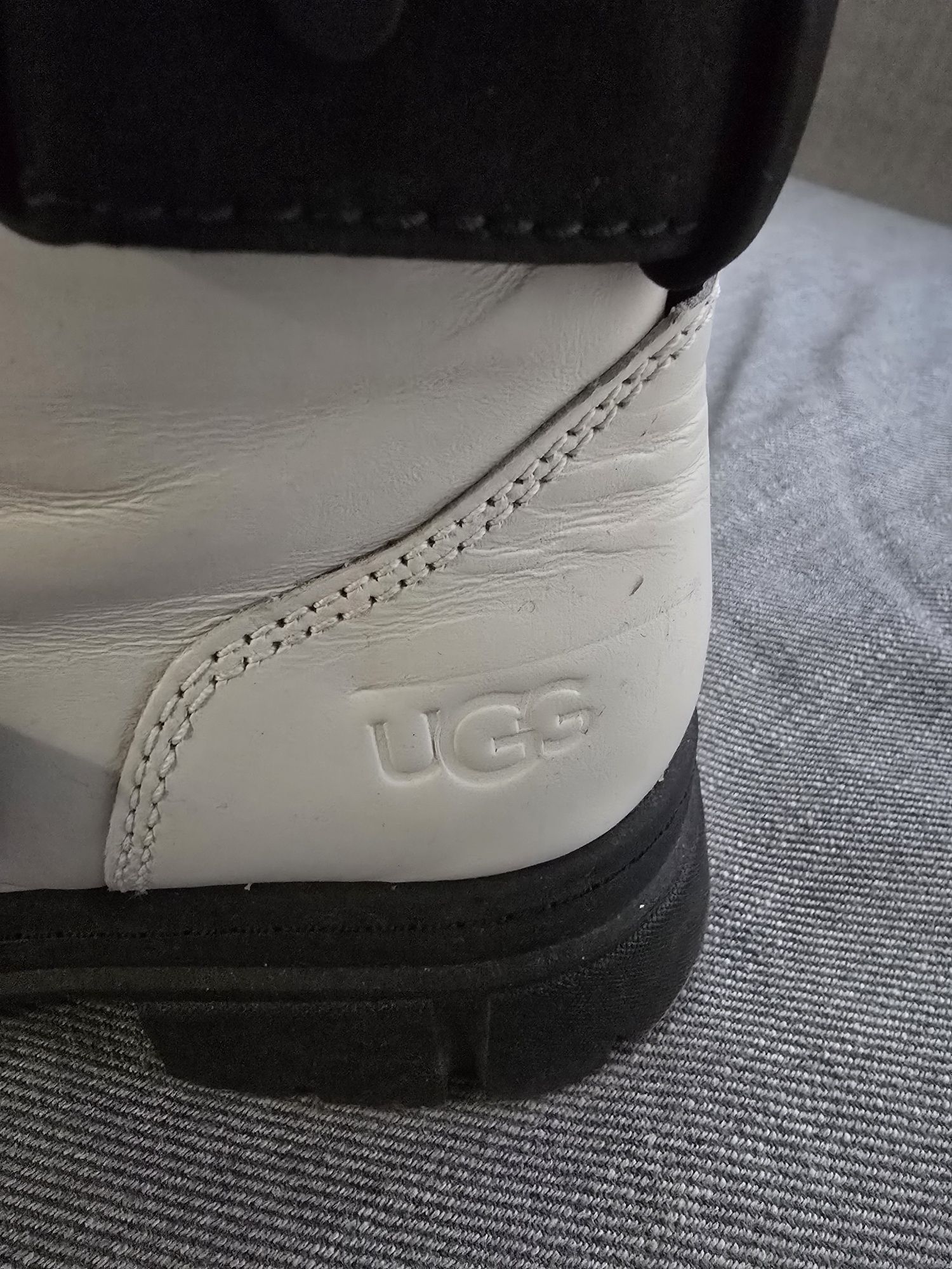 Продавам Дамски боти UGG