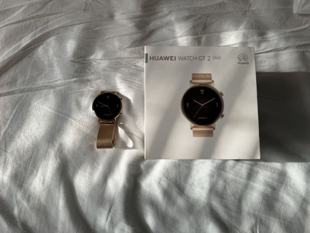 Huawei Watch GT 2 42mm elegant gold + подарък