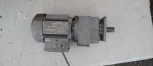 Motor electric cu reductor