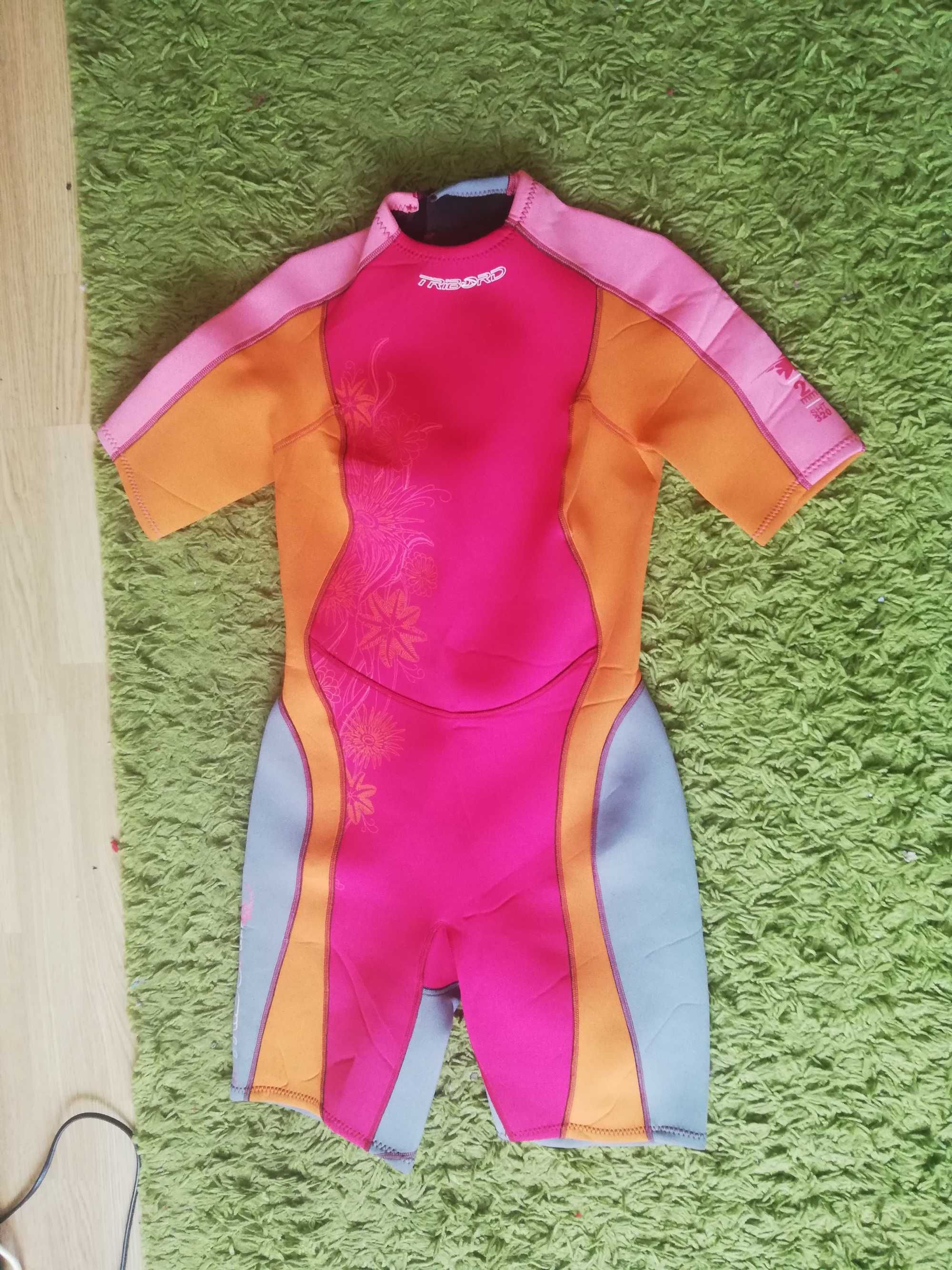 Costume neopren - marimi mici si medii