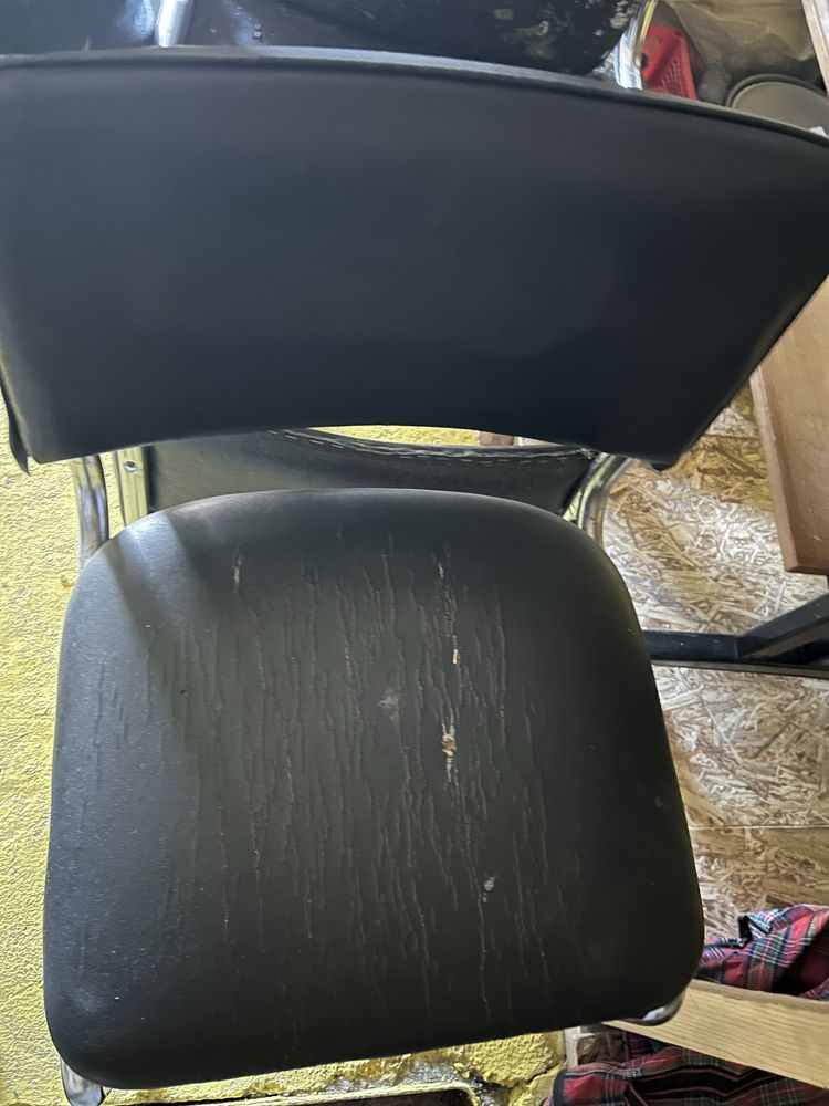 Продам 3 офисных стула