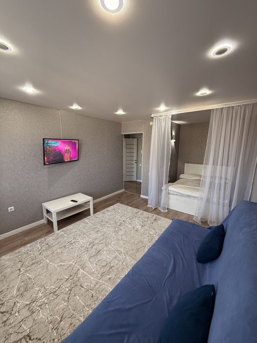 1 комн вип посуточно центр  Напротив Цума 9 этаж красивый вид на город