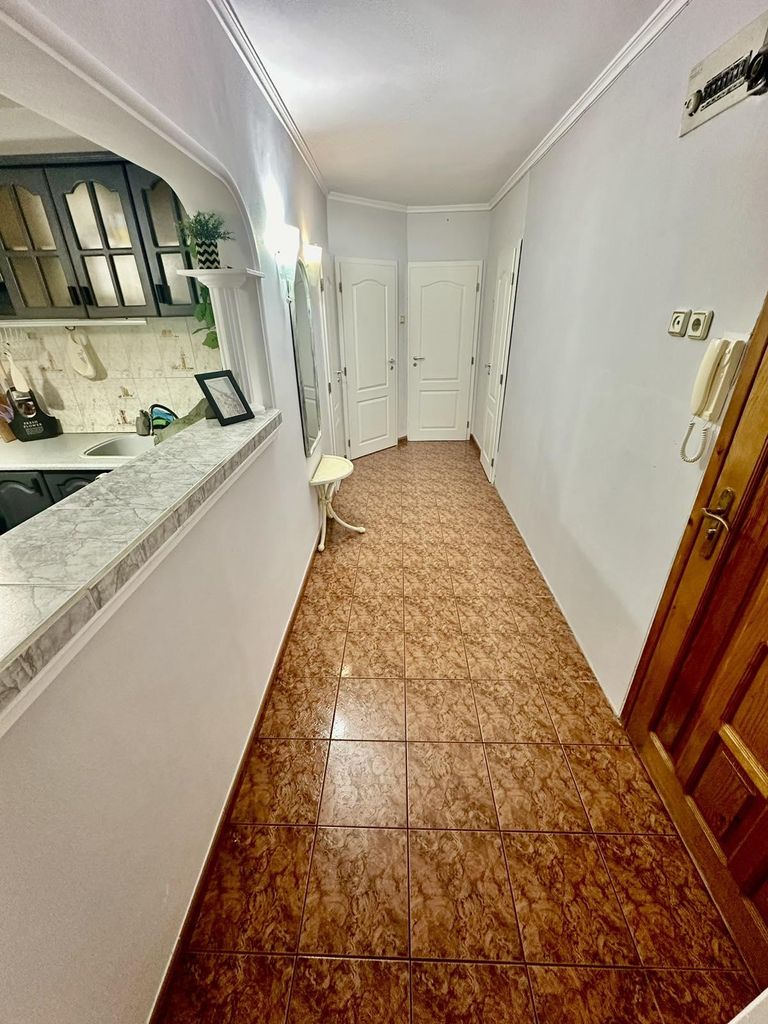 Продава се Тристаен апартамент в Бургас, Възраждане - 78 кв.м за 1981 €/кв.м - Снимка #7