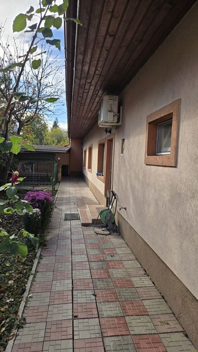 Inchiriez casa curte comuna