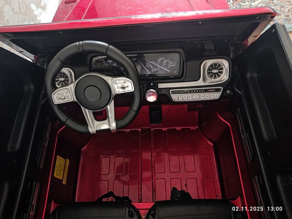 Продам машинку детскую