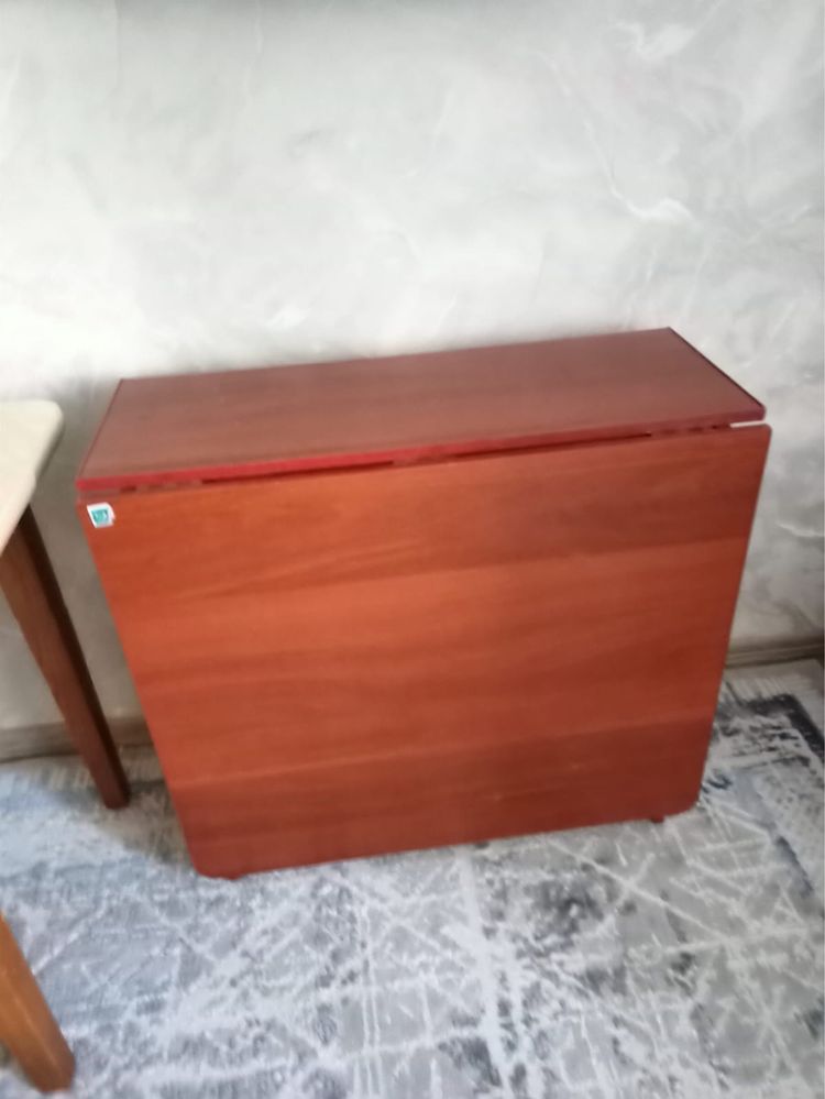 Стол б/у в хорошем состояний