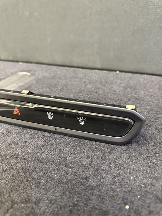 Panou radio consola clima butoane BMW G20 G47 G80 G22 G26