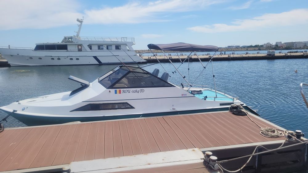 Barca A Hellas 7.1 metri motor + peridoc!