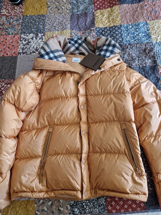 Geaca iarnă Burberry model 2026