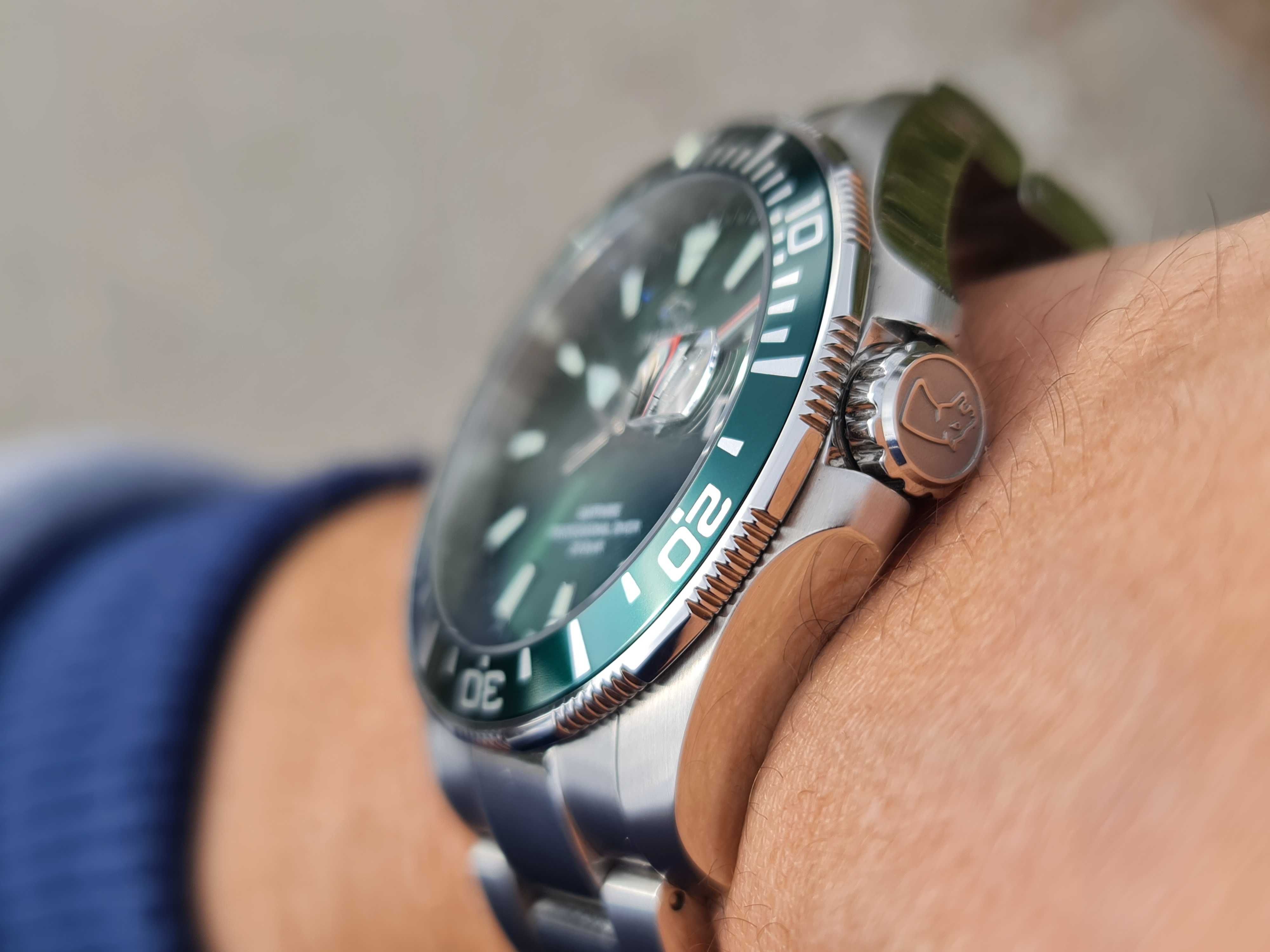 JAGUAR 44mm. Professional Diver 200m. HULK