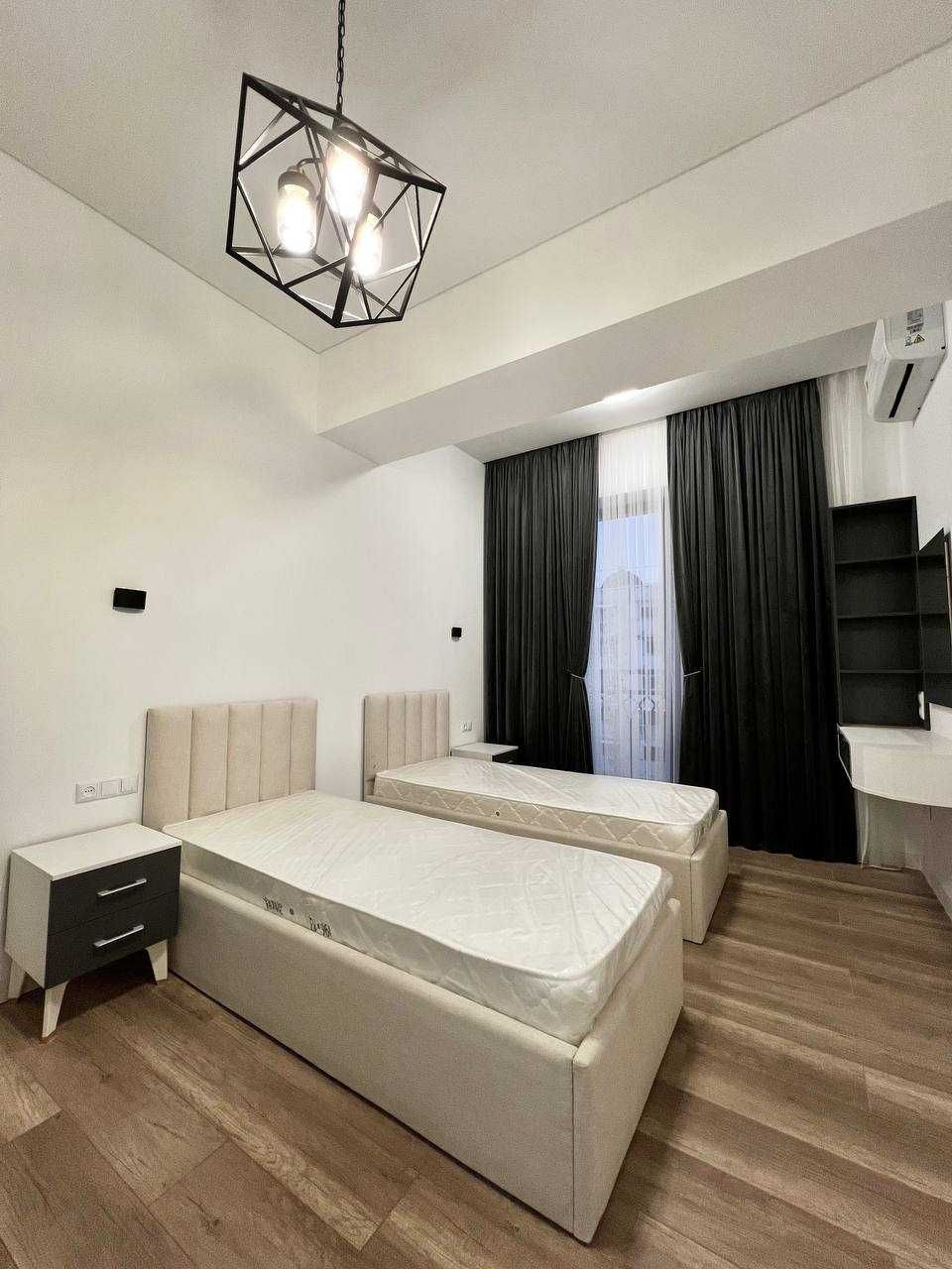 Продам новый евролюкс 3/6/9 Ц-4 улА.Навои жк"Кипарис" 77кв.м
