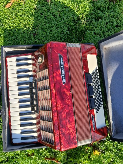 Акордеон велтмайстер Стела 60 баса