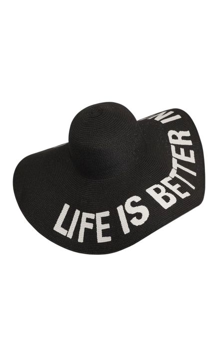 Pălărie de Soare Neagră cu Inscripția Life Is Better