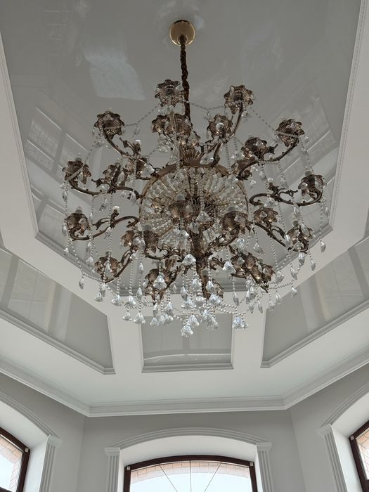 Продам люстру 3 этажную на 32 лампочек