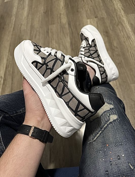 Adidasi Valentino one stud