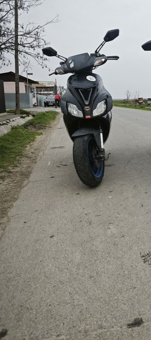 Scuter Aprilia SR Factory