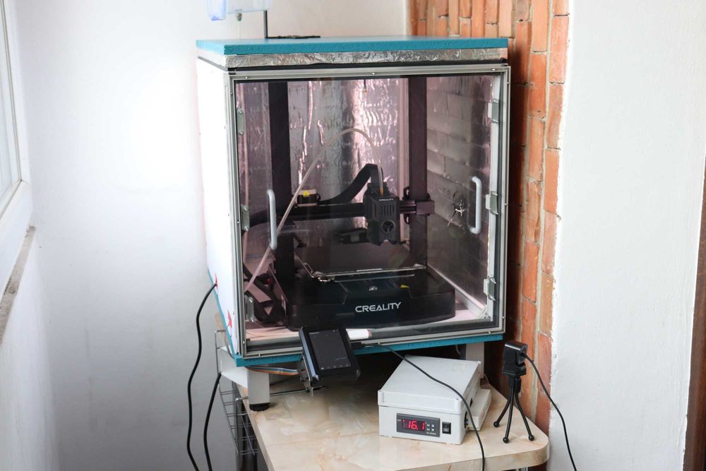 Imprimanta 3d Creality Ender 3 v3 KE cu cutie inchisa, Incalzita