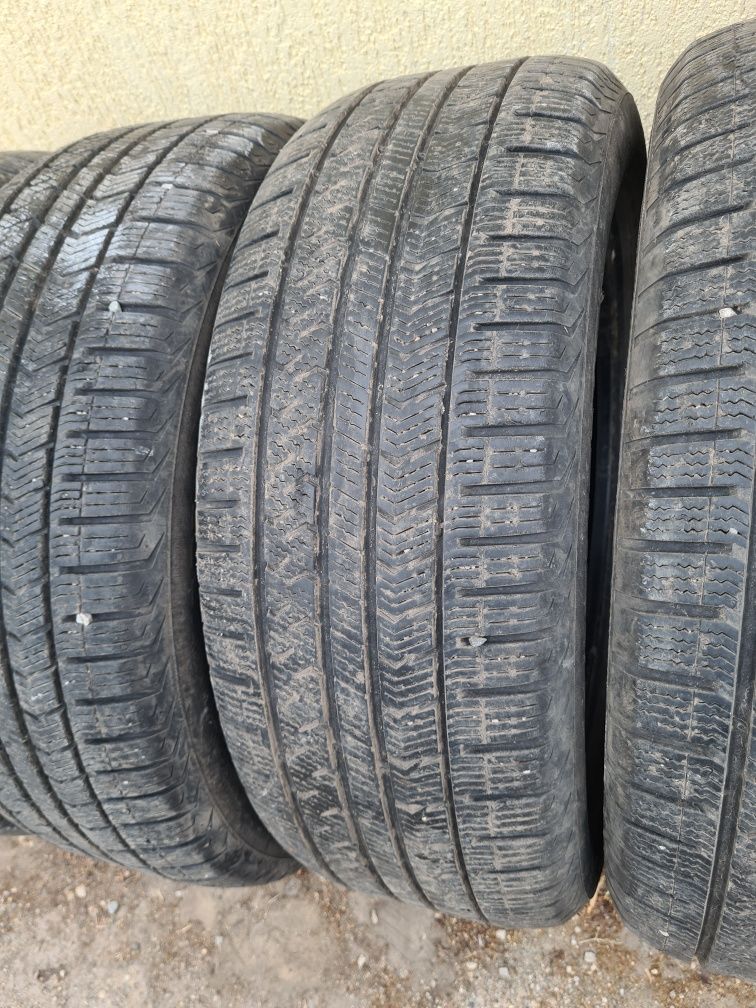 4 бр. всесезонни гуми 235/55/18 Vredestein DOT 5116 2x6 mm 2x5 mm