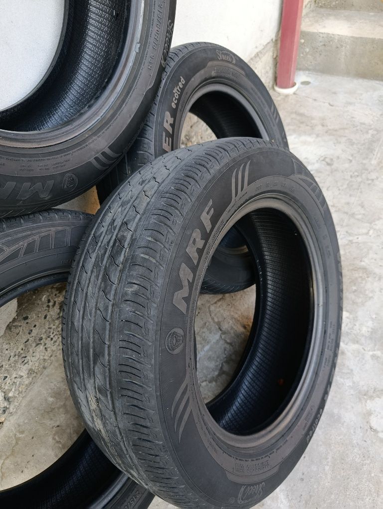 Продаю шины 215/60/R16
