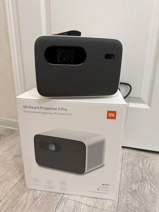 Проектор Xiaomi Mi Smart Projector 2 Pro в отличном состоянии