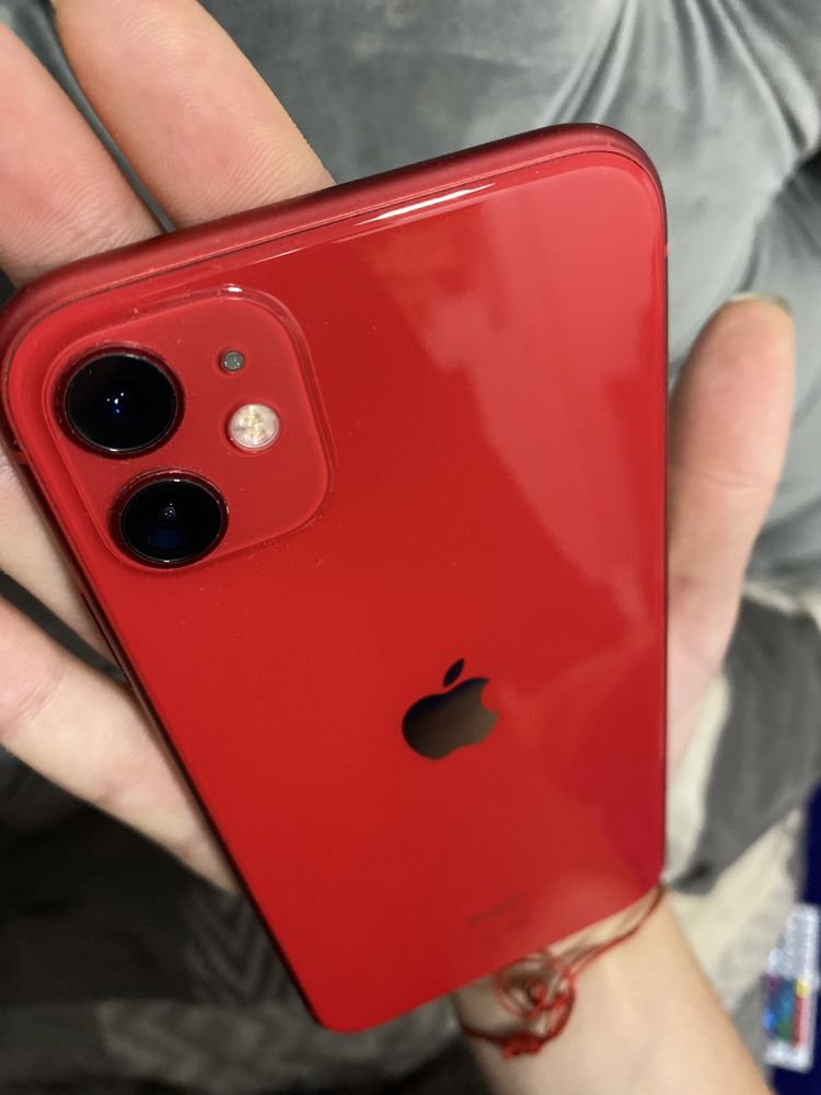 vand urgent Iphone 11 red edition