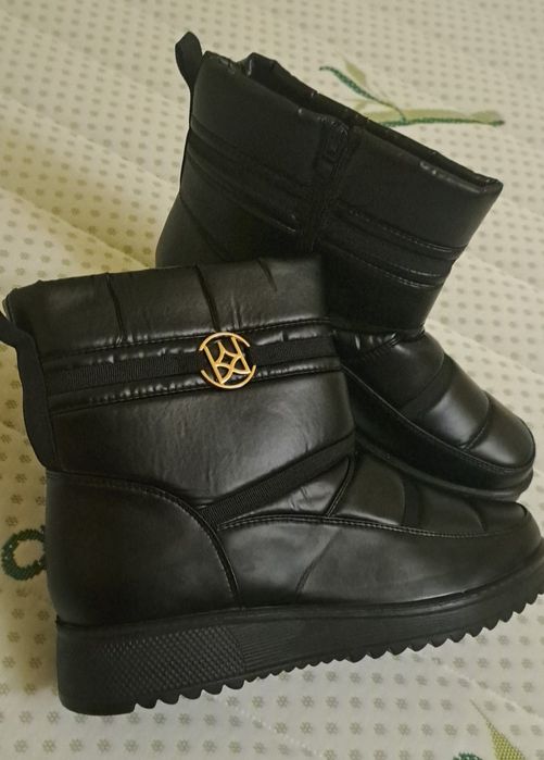 Ghete noi,îmblănite cu fermoar