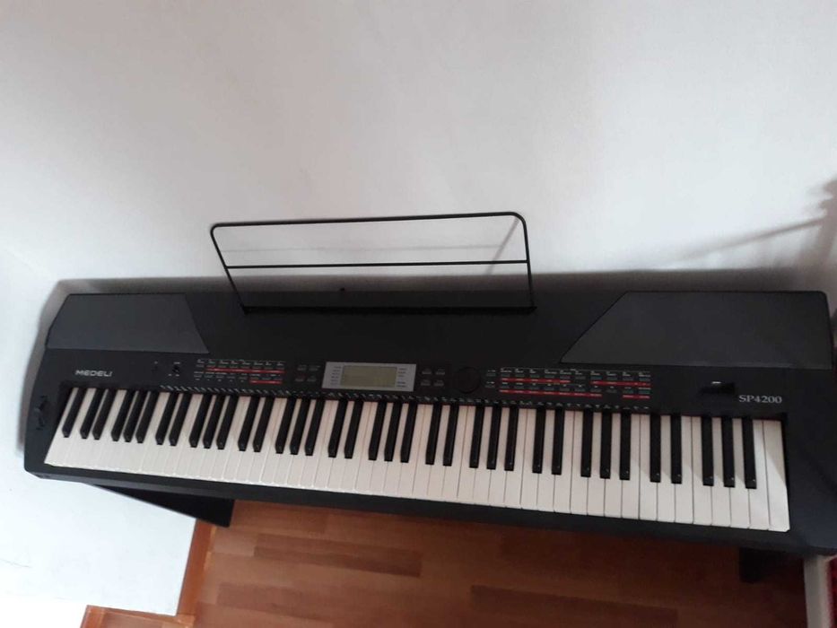 SP4200/BK Medeli Performer Series Pian Digital + suport