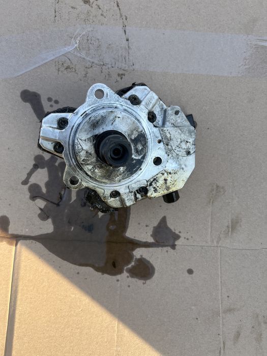 Pompa de inalte bmw x3 2.0 diesel 150 cai an 2005